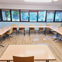 Salle de réunion de 39m² avec écran
