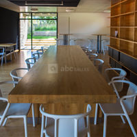 Salle aménagée pour réunion
