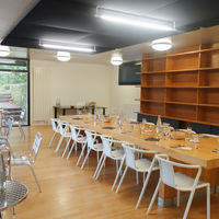 Salle aménagée pour repas assis
