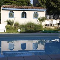 Piscine dans le cloitre
