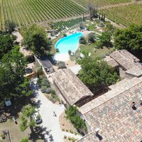Vue générale de l'espace Cocktail autour de la piscine