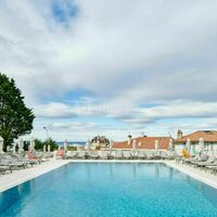 Piscine + vue mer