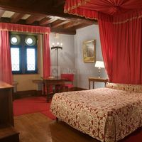 Hostellerie du Vieux Pérouges