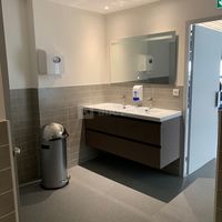 Salle - sanitaires