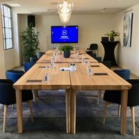Le Salon préparé pour accueillir une réunion