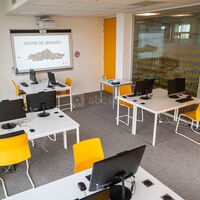 SALLE JAUNE