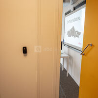 SALLE JAUNE