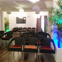 Configuration avec chaises alignées