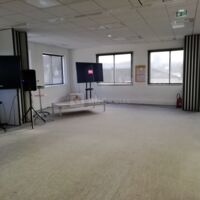 7merveilles+iles+nature+surf house (config plénière 300 personnes debout avec estrade + sono) prise de vue coté 7merveilles