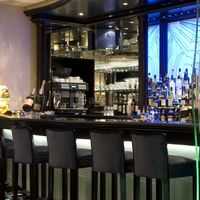 Le bar du salon