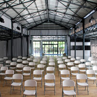 Intérieur salle du Pavillon