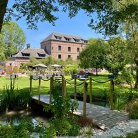 Le Moulin Fouret, Son parc traversé par la rivière Charentonne