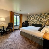 Chambre supérieure Orchidée jaune