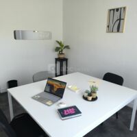 BUSINESS BOX (capacité 8 personnes max) coworking ou bureau indépendant