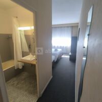 CHAMBRE TRIPLE ET SALLE DE BAIN