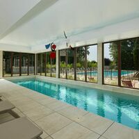 Piscine intérieure