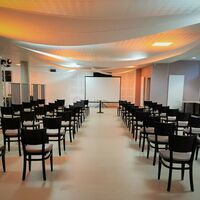 Salon Groupama - Style Théatre sur la moitié de la salle