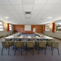 Salle de réunion en U
