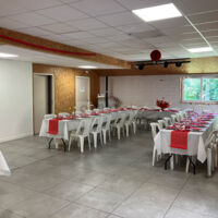 Table rectangulaire + chaises