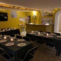 Salle en configuration salle à manger
