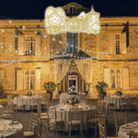 Bienvenue au Château de Montricoux : l'élégance d'une demeure du XVIIIe siècle au cœur d'un parc aux tilleuls tricentenaires.