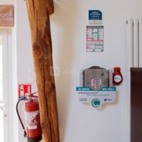 SALLE N°1 EXTINCTEUR , DEFIBRILATEUR