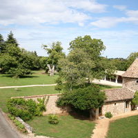 Entrée et pigeon haut