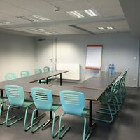 Salle de réunion en U