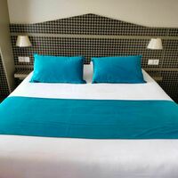 Chambre avec lit double