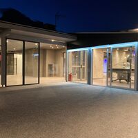 Salle principale & Accès