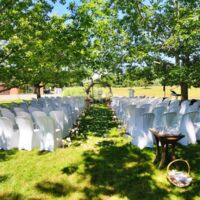 Cérémonie sous les chênes rouges d'Amérique