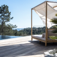 Terrasse autour de la piscine