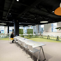 Le Pavillon Vert/Exemple de mise en place : en U pour la plénière devant les écrans, en fond de salles avec tables & chaises pour les ateliers/déjeuner