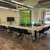Grande salle de conférence en format U