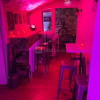 Espace cosy au sous sol avec vos boites aux lettres (vestiaire fermé à clef et toujours accessible) ;-)