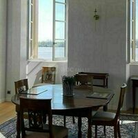 Salle à manger avec vue sur la Dordogne pour vos repas à table ou vos cocktails déjeunatoires et dinatoires