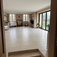 Salle de réunion / de réception / d'animation / de cours / de jeux / de détente