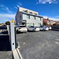 Bâtiment entrée parking