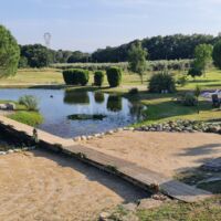 Etang avec plage