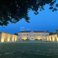 Cour du château la nuit