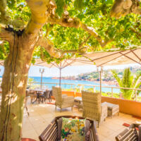 Terrasse face à la mer