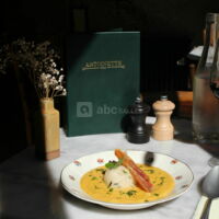 Antoinette restaurant
