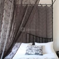 Suite Comédia, Idéale pour recevoir les familles, avec une terrasse dominant la piscine et vue sur la campagne Allexoise.