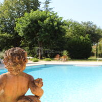 Notre piscine à débordement chauffée quelle que soit la température extérieure.