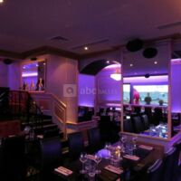 Configuration repas + soirée dansante (équipée en son & lumières)