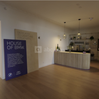 Configuration corporate sur-mesure (bar + espace lounge)