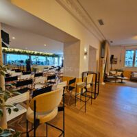 Configuration corporate sur-mesure (conférence + espace lounge)