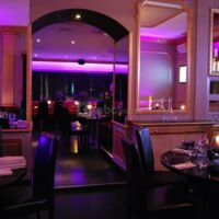 Configuration repas + soirée dansante (équipée en son & lumières)