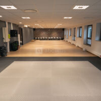Salle de 160m² GIGAFIT DIJON / chaises / tables