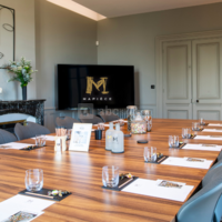 Salle de réunion et déjeuner/diner